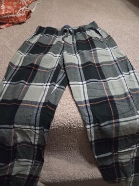 Old Navy Men's Green Plaid Jogger Pants